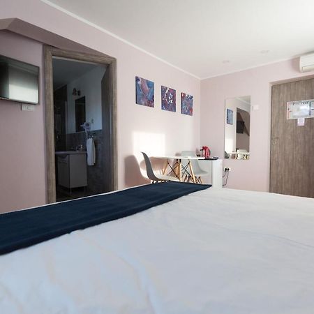 Casa Ris Hotel Targu Jiu Ngoại thất bức ảnh