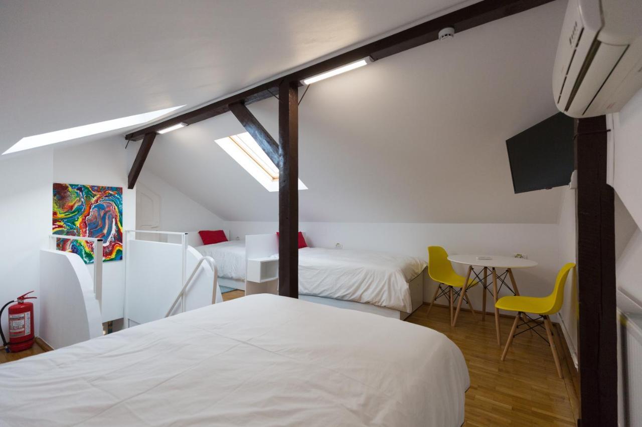 Casa Ris Hotel Targu Jiu Ngoại thất bức ảnh