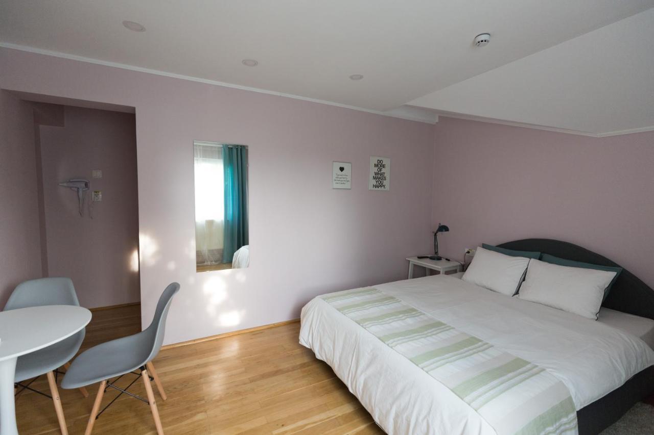 Casa Ris Hotel Targu Jiu Ngoại thất bức ảnh