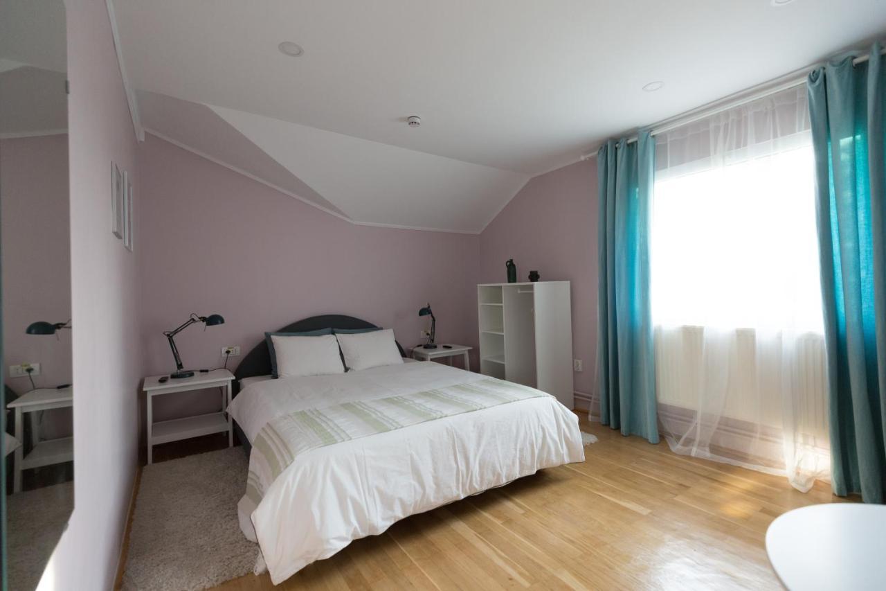 Casa Ris Hotel Targu Jiu Ngoại thất bức ảnh