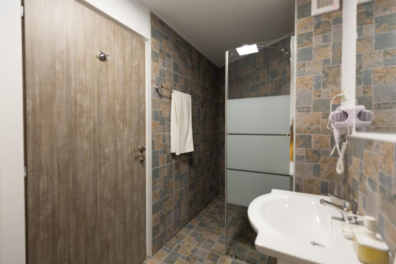 Casa Ris Hotel Targu Jiu Ngoại thất bức ảnh