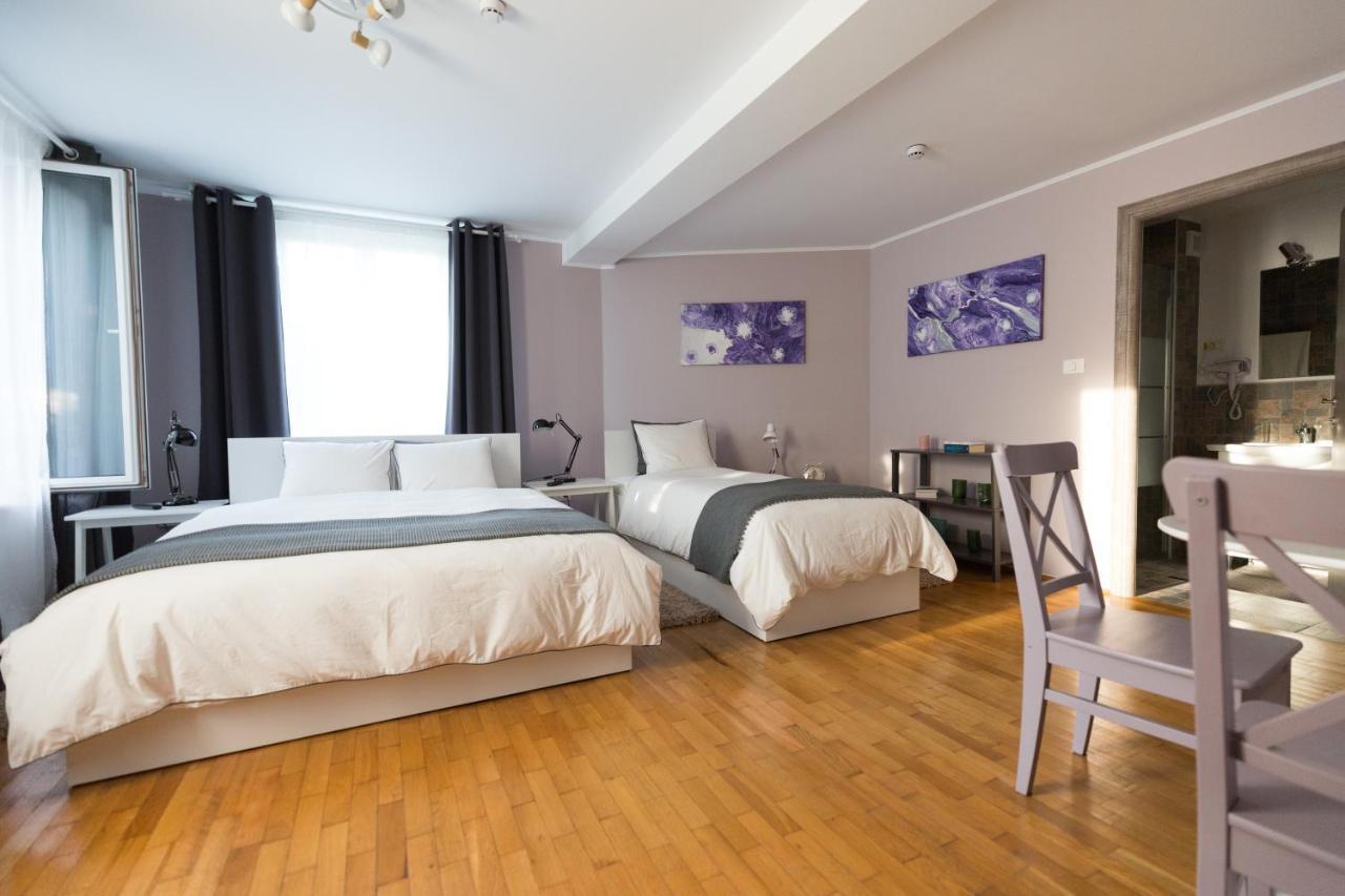 Casa Ris Hotel Targu Jiu Ngoại thất bức ảnh