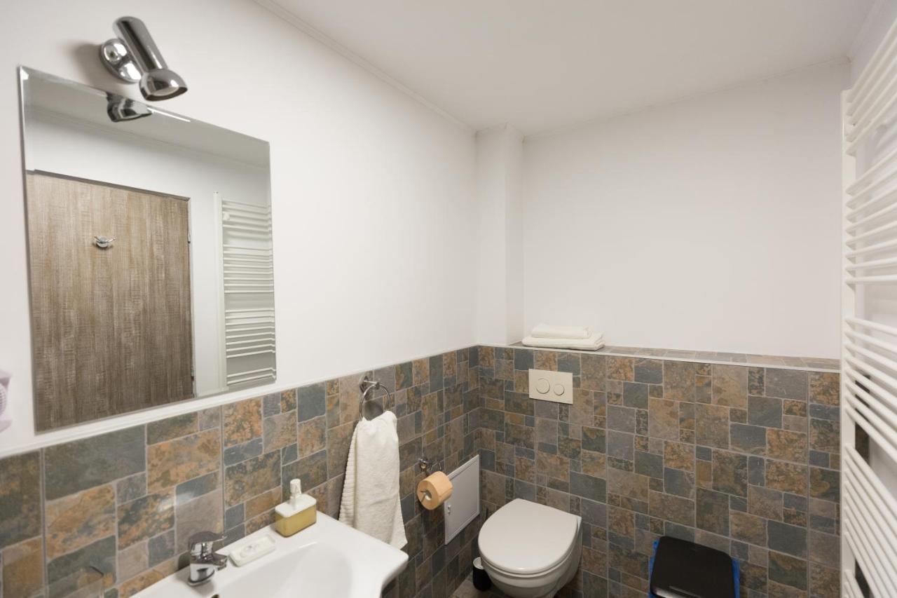 Casa Ris Hotel Targu Jiu Ngoại thất bức ảnh